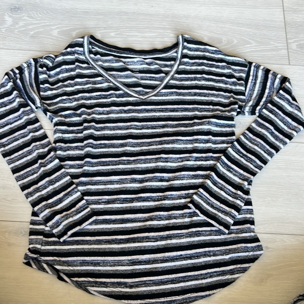American Eagle soft and sexy plush long sleeve - SMALL